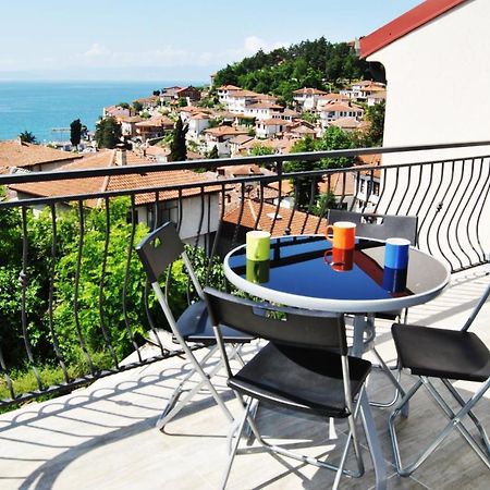 Lake View Apartment Ohrid Bagian luar foto