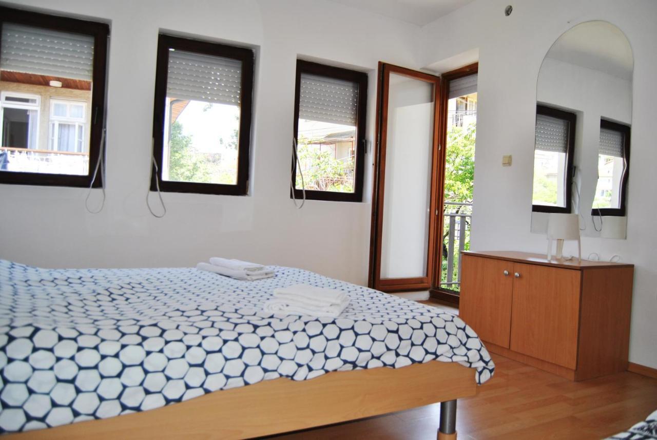 Lake View Apartment Ohrid Bagian luar foto