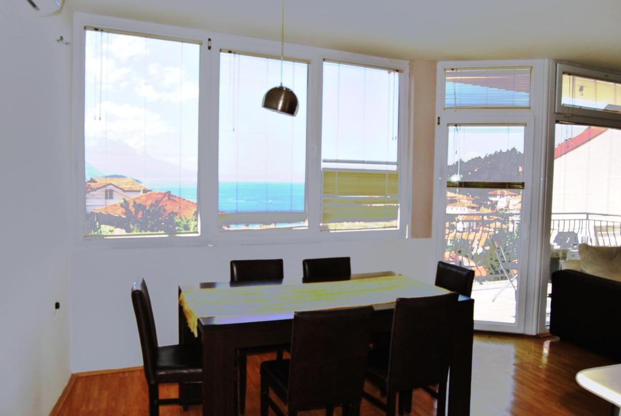 Lake View Apartment Ohrid Bagian luar foto