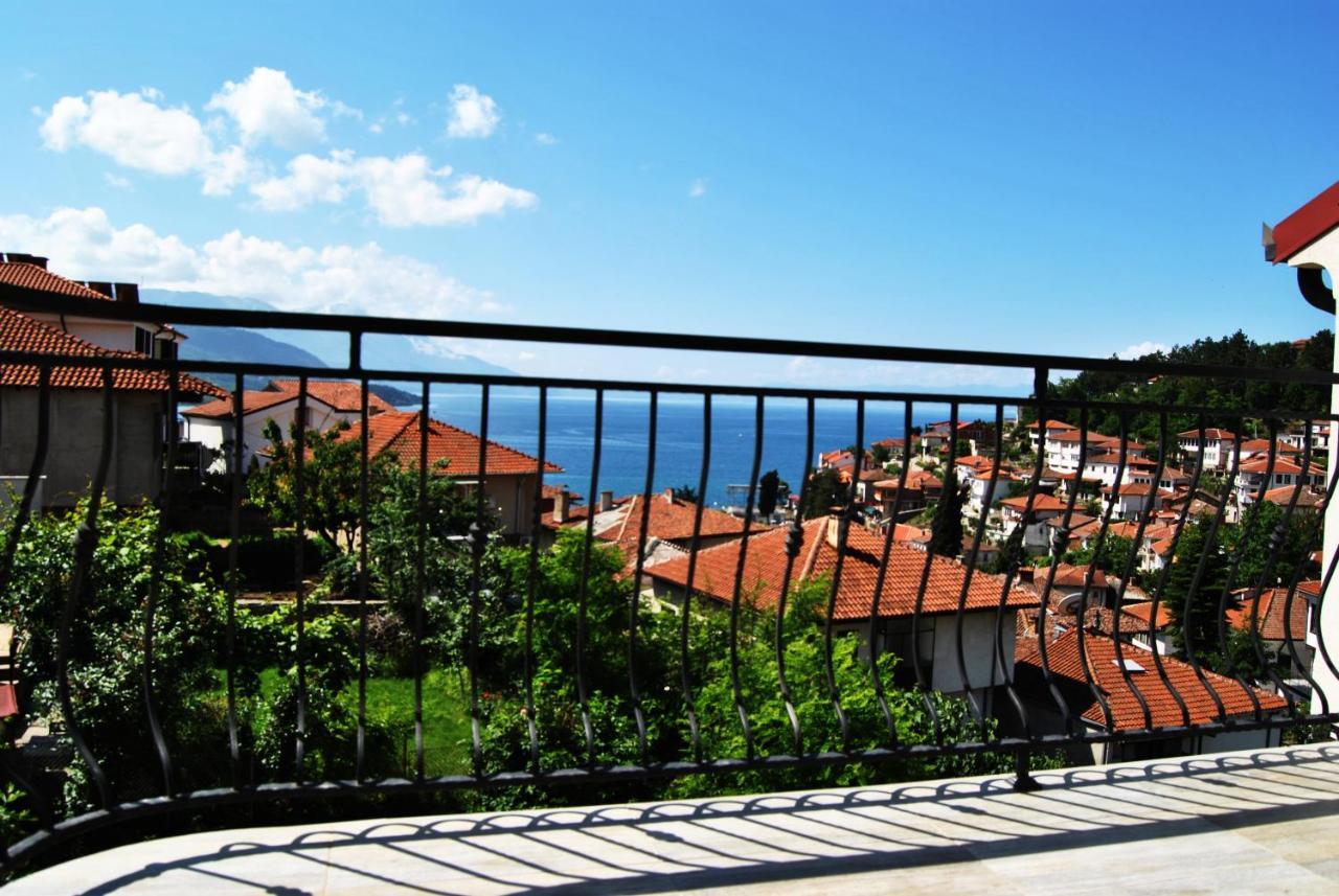 Lake View Apartment Ohrid Bagian luar foto